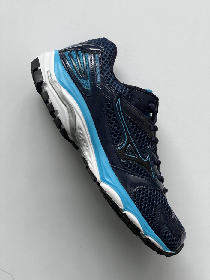 کتونی میزانو Mizuno