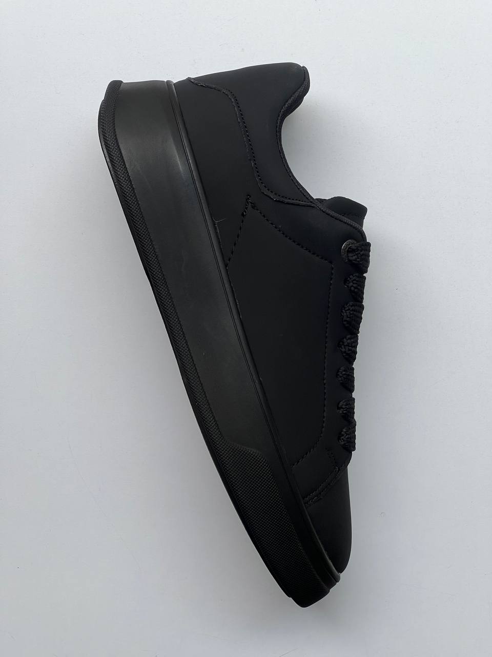 اسنیکرز مردانه لویی ویتون Louis Vuitton men's sneakers